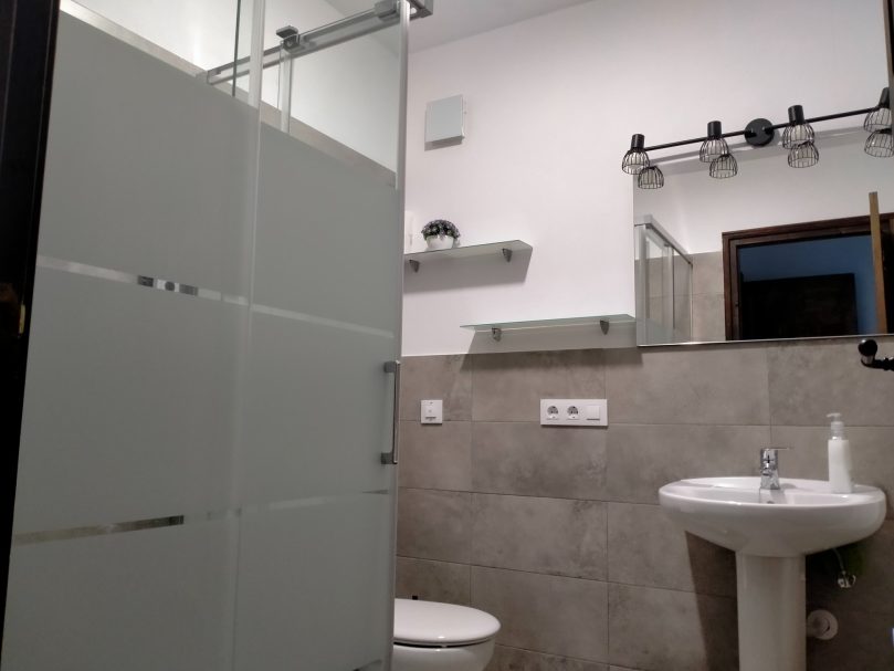 Baño completo con ducha