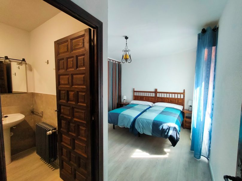 Habitación con baño integrado