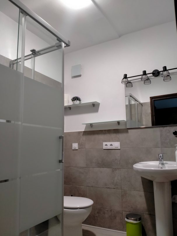 Baño completo con ducha